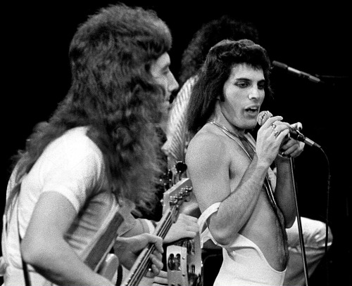 fuckyeahmercury:Queen performing at the Cardiff Castle, UK – September 10, 1976.Photos by Martyn God