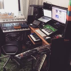 albaecstasy:  A new day has begun! #musicstudio #synthesizer #electronicmusic #berlinschool #dronemusic @roland_us @rolandgermany @wearenovation @korgofficial @wearefocusrite @ionut.radu.9655