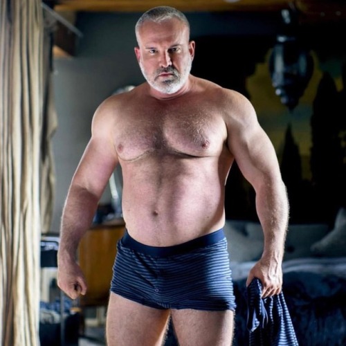 theolderthebetter:Featuring @muscle_daddy_george