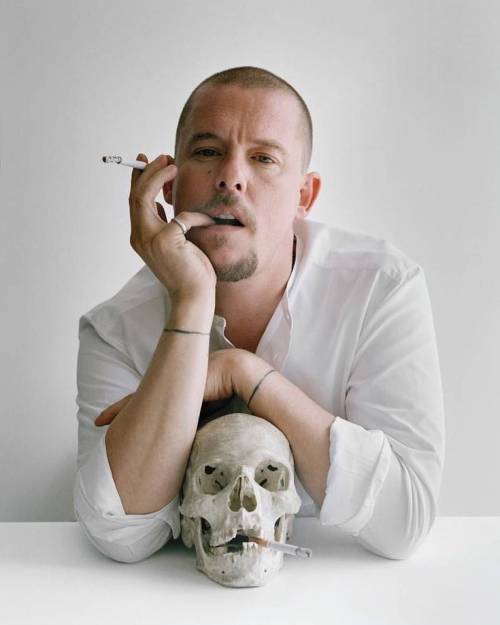 The one and only, a legend, fashion Icon… #alexandermcqueen #fashionIcon #legend #fashion #il