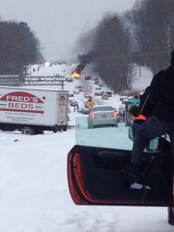 celestiawept2:  king-hastur:  How North Carolina handles 2.5 in/6.3 cm of snow.  http://www.reddit.com/r/pics/comments/1xqxbp/so_this_is_how_raleigh_nc_handles_25_of_snow/  this looks really relaxin tbh. feels right at home 