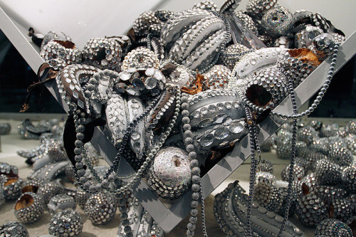 asylum-art: Luciana Rondolini’s Bejeweled Sculptures and Drawings Argentinian artist Luciana R