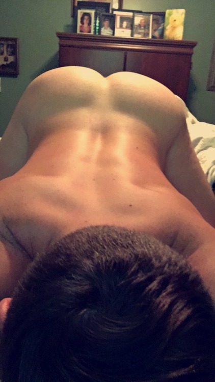 twink4masc: The only reason I workout my back is to look good in this position #me Best view. Keep s