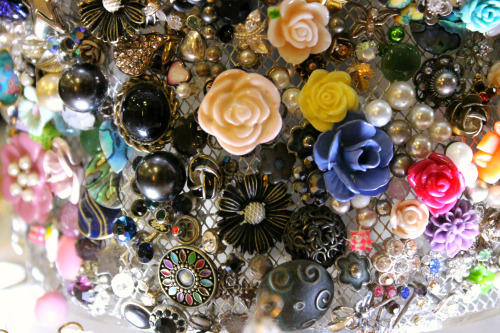 The Chandelier of Lost Earrings Lauren Sagar & Sharon Campbell (2013)