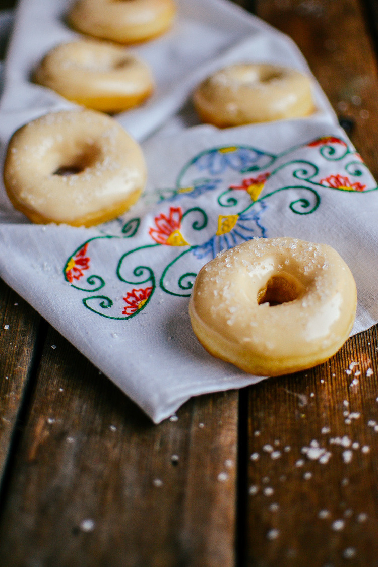 sweetoothgirl:  MAPLE DOUGHNUTS [WITH A MAPLE GLAZE]  