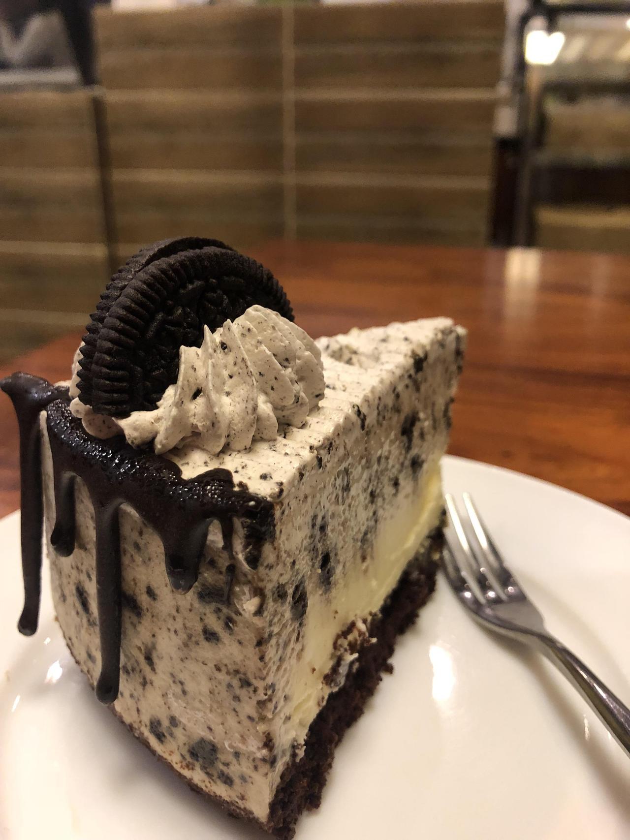 food-porn-diary:  Oreo cheesecake my brother makes! [OC] [1920 x 1080]