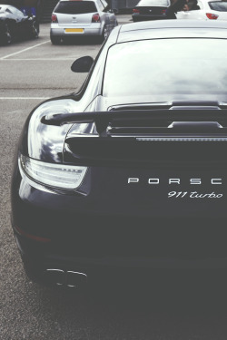 artoftheautomobile:  Porsche 911 TurboI don’t know why, but the inner ricer in me just loves the optional clear tail lights for the 911s.