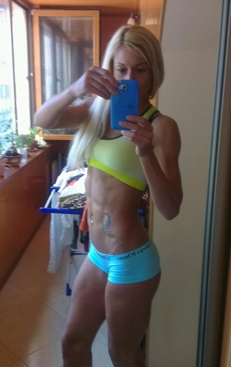 fitgymbabe:  Fitness Chicks, Motivation, and Sexy Gym Babes! Click For More! Follow