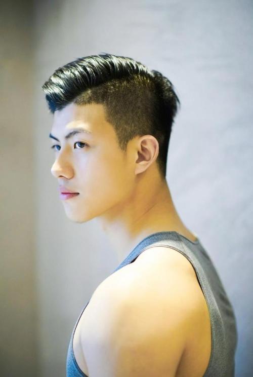 asianguycum:   onlyasianhunks:  PAGE 1  Wow he’s hot 