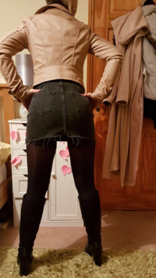 agnewjohn21:  Going out in crotch less pantyhose