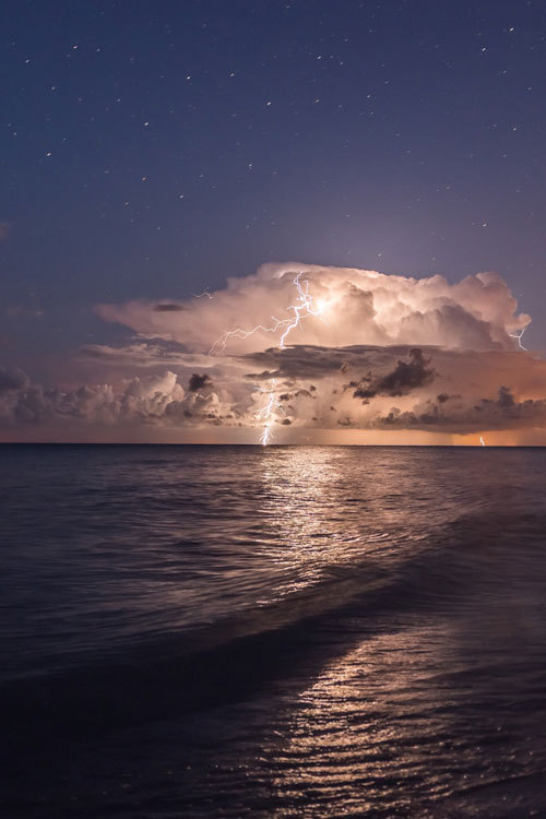 atraversso:  Stars and Thunder  by Robert Winter 