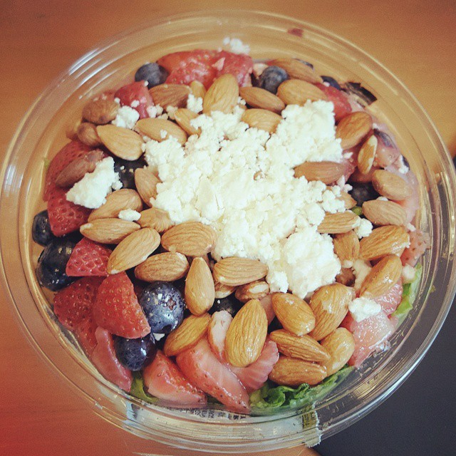 A salad with a lot of berries and almonds.. Oh & some feta.. #summersalad #fruitsalad