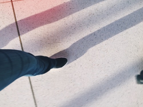 HNL airport floor