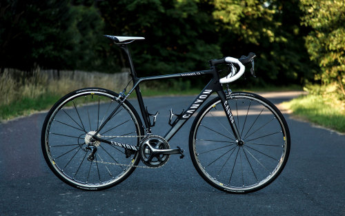 piotrkol:  My Canyon Ulitmate CF SL 9.0 :D Awesome bike