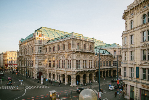 westerus:  Vienna’s State Opera by M. Klasan on Flickr. 