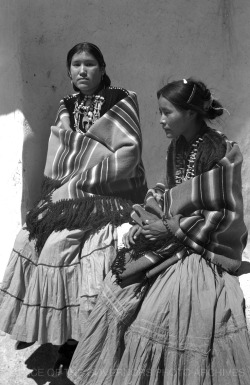  Jeunes femmes Navajo, Arizona, Etats-Unis, 1935 (Photo Archives Collection) 