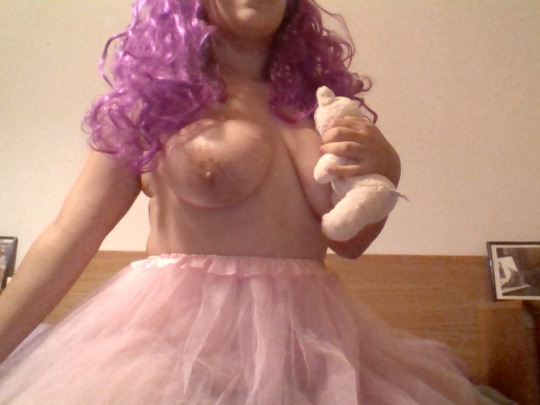 curvypet:  do you like my halloween costume ?  Love the sexy titties 