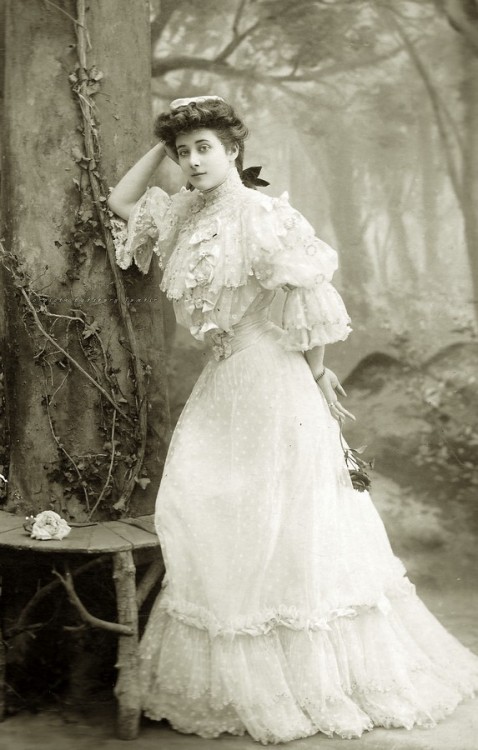 carolathhabsburg:Mlle Harlay. 1900s.