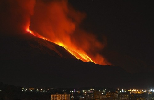 peterfromtexas:  Italy’s Mount Etna, Europe’s tallest and most active volcano, spews lava as it erupts on the southern island of Sicily, on Nov. 17 