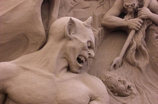 XXX sixpenceee:  These Dante’s Inferno sand sculptures are photo