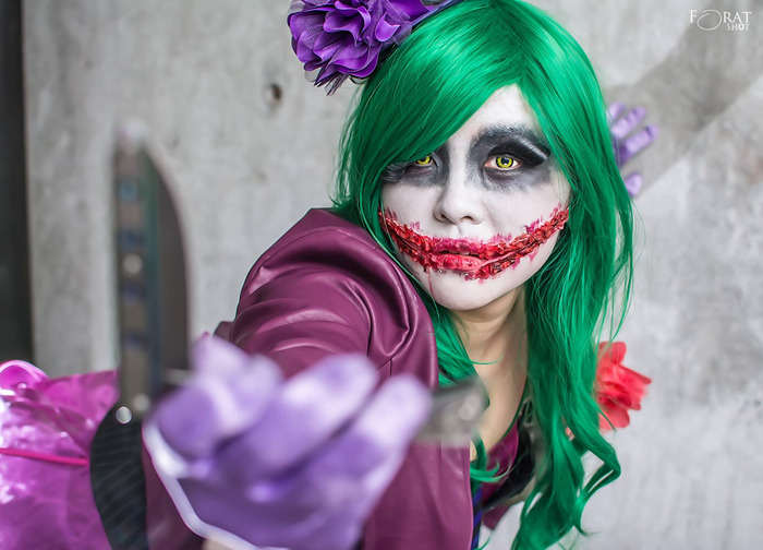 geekygeekweek:  &lsquo;Geeks-R-Sexy&rsquo; of the day! Female Joker Cosplay