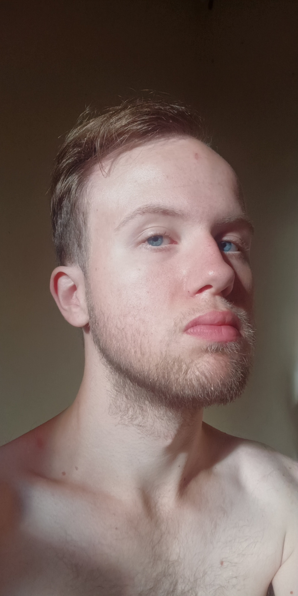 vxlnicura:    i havent shaved in 3 weeks 