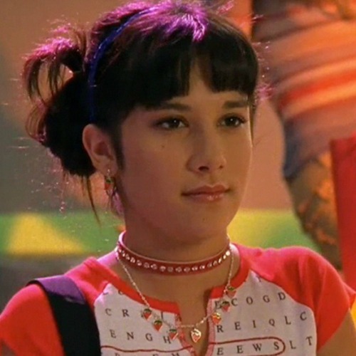 asheswillfly: angelreedy: my aesthetic: the token quirky/weird/goth girl from every 90′s/early