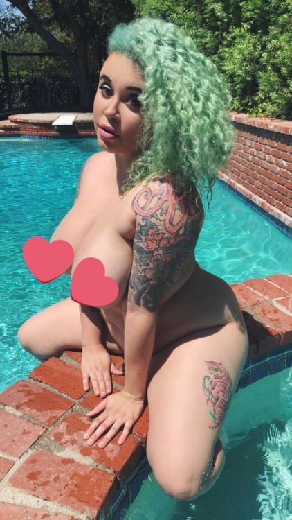 oenvyus:  My NSFW Snapchat for the month of August is now available upon signup over on www.patreon.com/envyus 💦