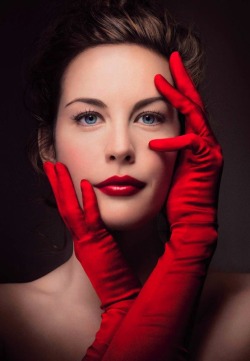 femaleformz:  4redbelts:  LIV Tyler  Female Formz Female Art Formz 