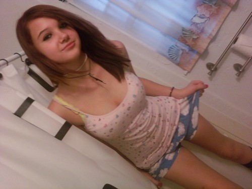 see-new-young: First name: DenisePics: 18Online now: Yes.Looking for: Men/Women Profile: HERE