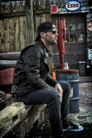 poangielsku: A hunk in a Vanson leather jacket, photographed by Debbie Fitch at Debbie Fitch photogr