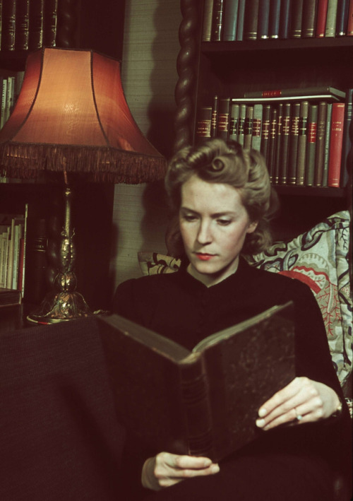 vintage-sweden: Reading woman, 1940s, Sweden.