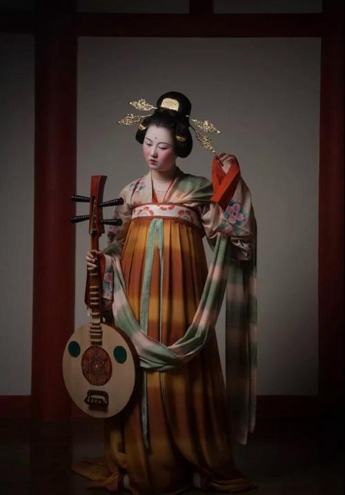 oliverhaze:The restoration of traditional Chinese clothing/Hanfu in theTang Dynasty, from裝束復原團隊（中國裝束