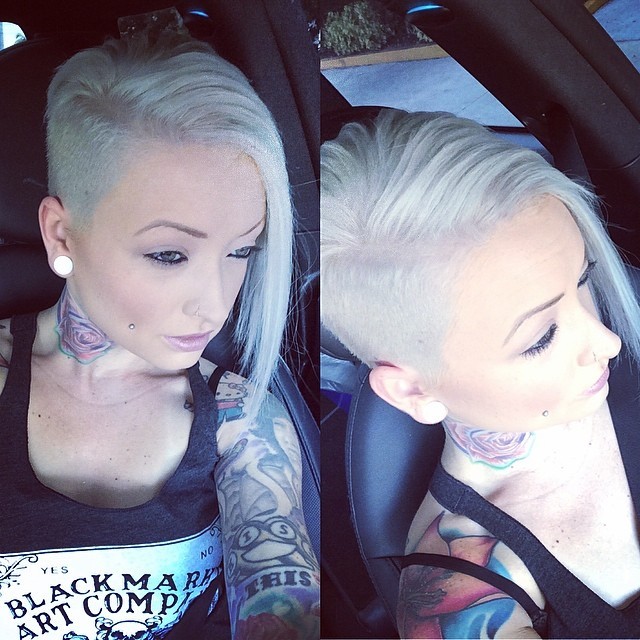 vanyvicious:  Love how white my hair came out this time 💕 hopefully it lasts !!!