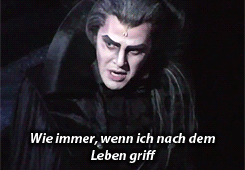 giraffenkuss:Ich will ein Engel oder ein Teufel sein und bin doch nichts als eine Kreatur, die immer