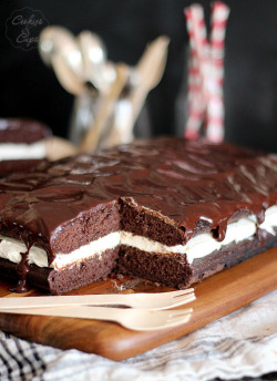 do-not-touch-my-food:Whoopie Pie Cake