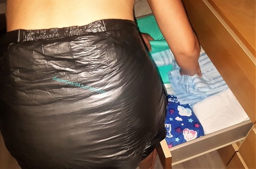 diaperpaar84: Ein paar Schnappschüsse von gestern Abend.Weiter Bilder wurden leider von tumblr 