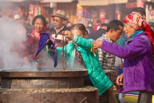 Types Of Offering: Incense The ultimate air purifier! Juniper and sandalwood are popular woods to bu