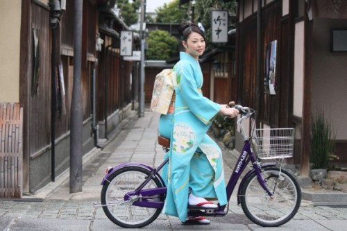 A bike made specifically for cycling in kimono!