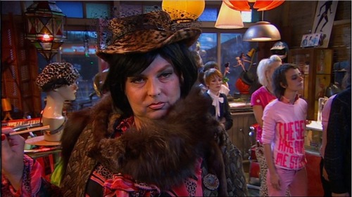 mrsbobfossil:Rich Fulcher as Eleanor in “Eels” S3E1 The Mighty Boosh (my caps)