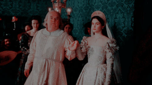 MARY TUDOR’S WEDDING DRESS IN THE SPANISH PRINCESS S2 / EP 2 &amp; 3