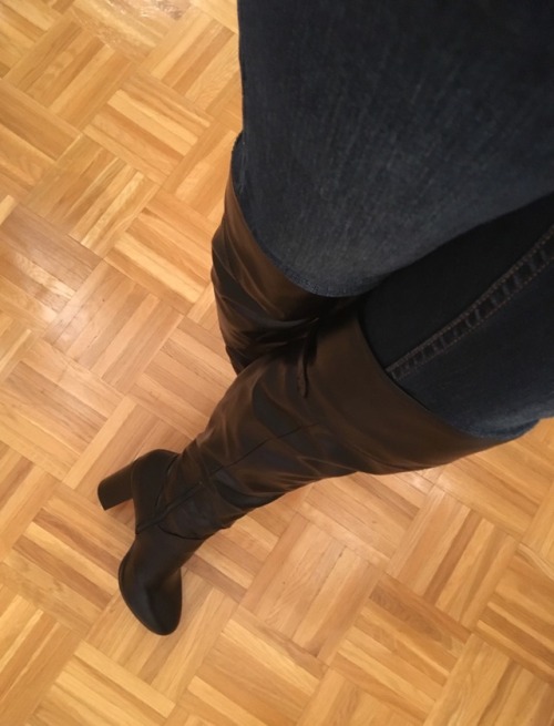 After the Zalando picture, the real one . First day with my brand new boots. I really like them espe