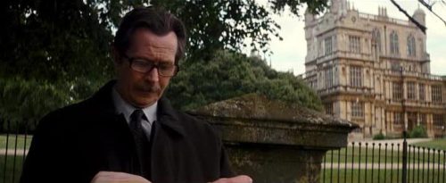 Jim Gordon of The Dark Knight Rises reading A Tale Of Two Cities by Charles Dickens