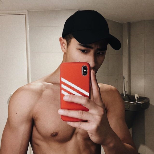 sjiguy: asian1percent:IG: Charlzton -Asian 1% That jaw structure is ridiculous