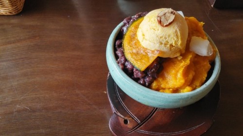 Pumpkin Ice Flakes with Syrup 단호박 빙수Suyeon Sanbang 수연산방, Seongbuk-dong