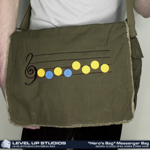 nerdsandgamersftw:Hero’s Bag &amp; Hero’s Satchel Messenger BagsFeatures:Embroidered