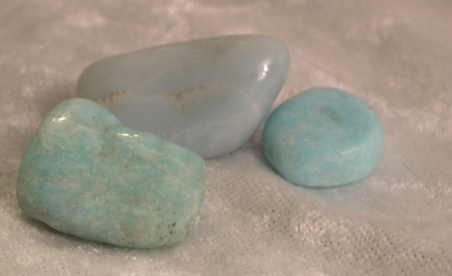 deepwoodsinsight:  Amazonite Amazonite supports communication, inspires creativity, and aids in pers