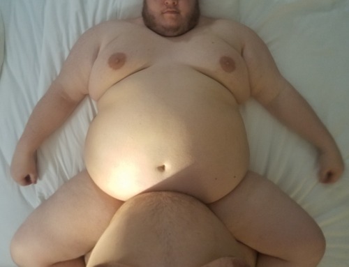 gamerbearchub69:  kcd83:  bearing-tons:  Couldn’t keep my paws off my big chubby Chadder bear. ~Mike  Perfect…   So sexy