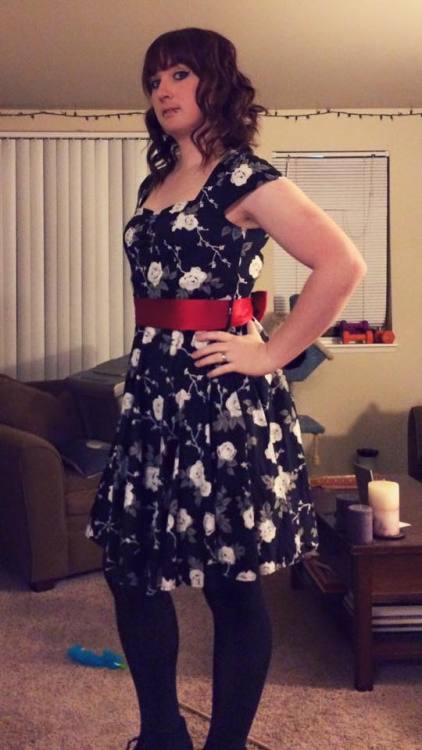 themayfieldtreasury: odie2ivy: crusaderquinn: Getting ready for date night and STAR WARS!!! You look