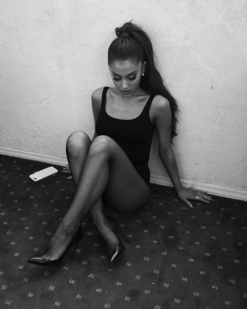 celebrity-legs-and-heels:Ariana GrandeFollow http://celebrity-legs-and-heels.tumblr.com/ for more!(v